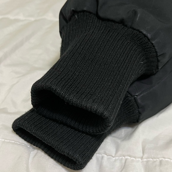 **SOLD** YOUTH Canada Goose Chilliwack Bomber Jacket - Sz Large Black - Picture 4 of 7